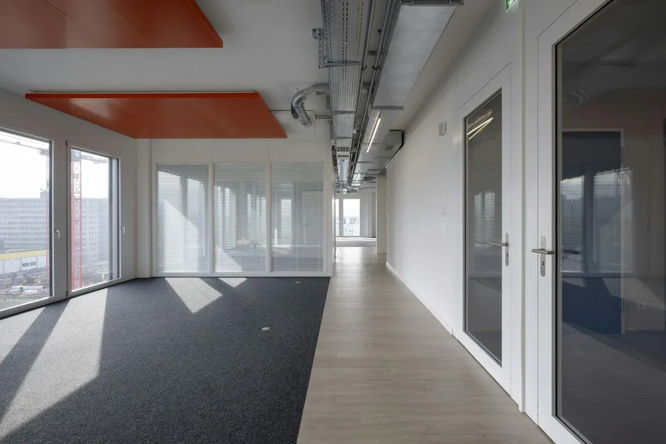 300 m2 oder 600 m2 Premium-Büroflächen mit Weitsicht - Modern ausge...