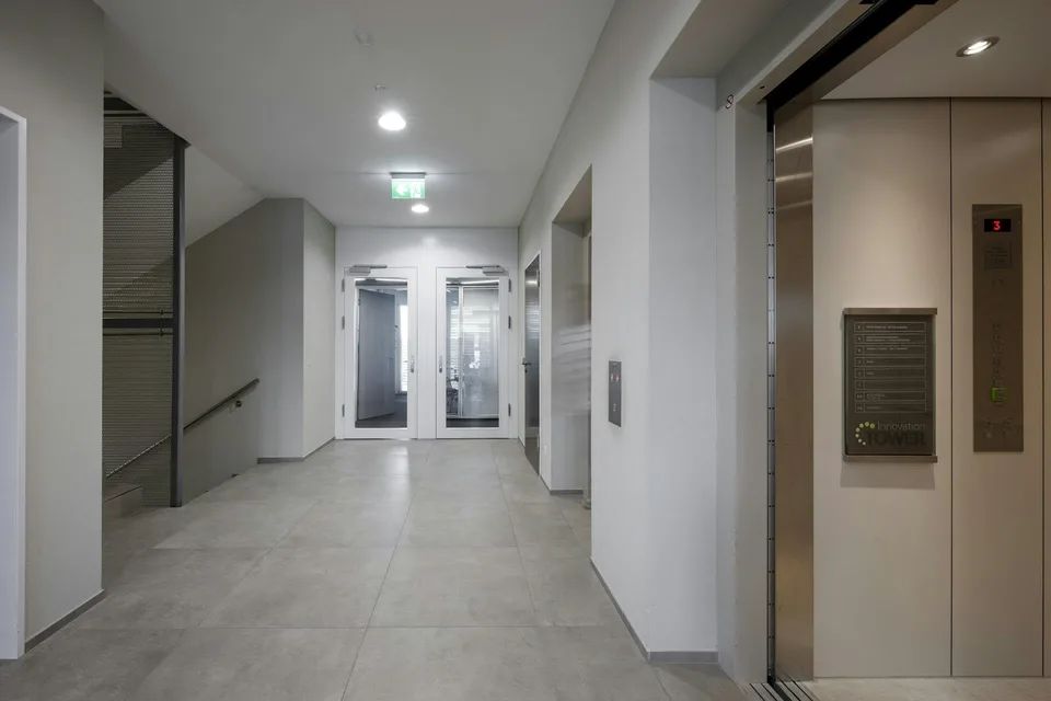 150 m2 oder 300 m2 Premium-Büroflächen mit Weitsicht - Modern ausge...