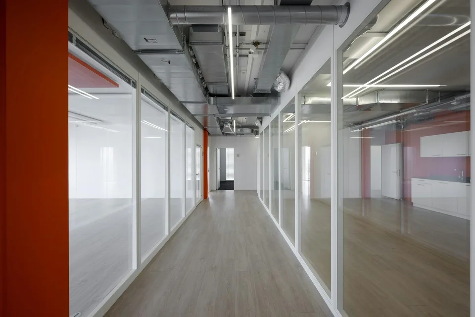 150 m2 oder 300 m2 Premium-Büroflächen mit Weitsicht - Modern ausge...
