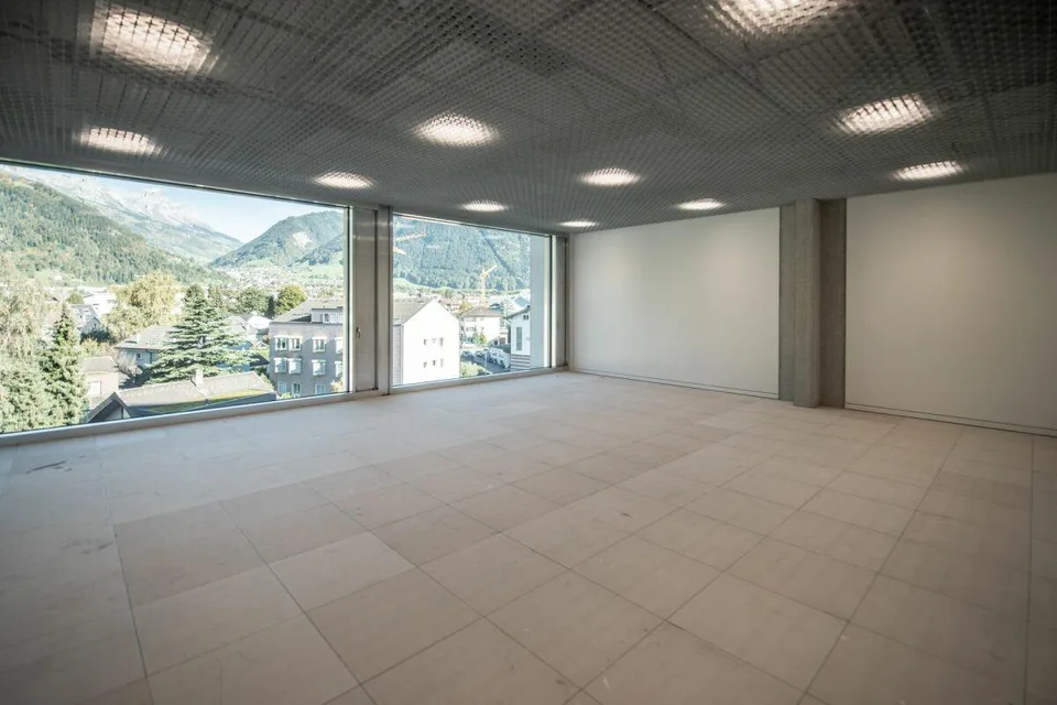 Hin und weg am Bahnhof Altdorf