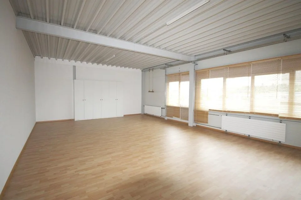 Gewerbe-, Praxis- Therapieraum, 90m2