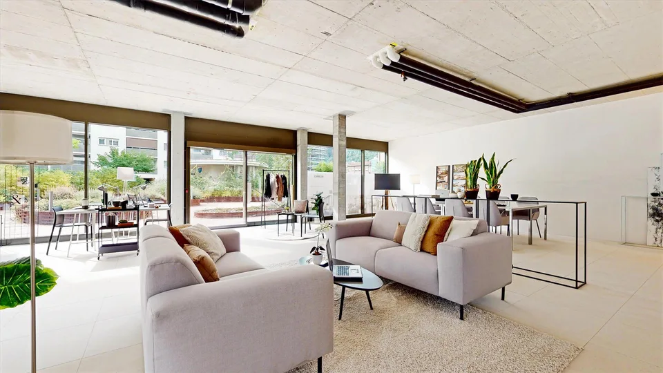 Nuovo spazio commerciale con vetrine