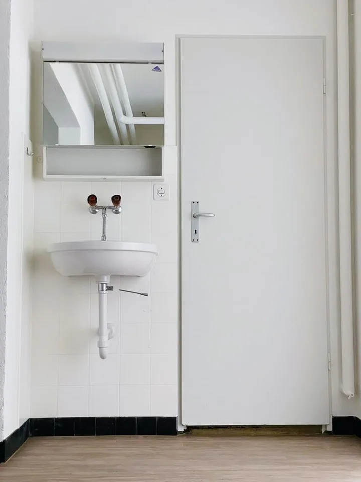 HELLES BÜRO / PRAXIS (CA. 50 M2)  AN RUHIGER LAGE IM GUNDELI