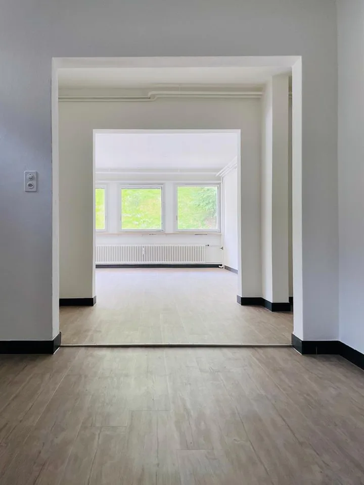 HELLES BÜRO / PRAXIS (CA. 50 M2)  AN RUHIGER LAGE IM GUNDELI