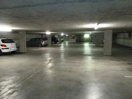 Freie Einstellplätze in bester City-Lage/ 02. Platz 50% günstiger m...