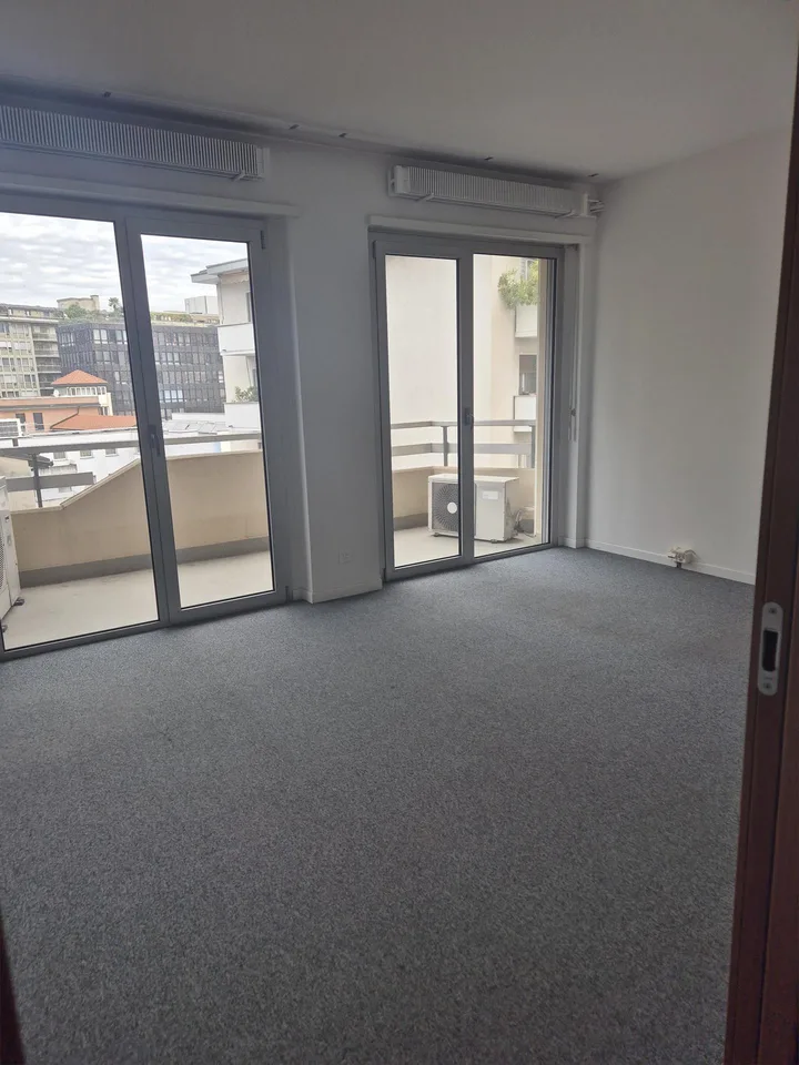 Ampio ufficio nel centro di Chiasso – Foto 15 von 24