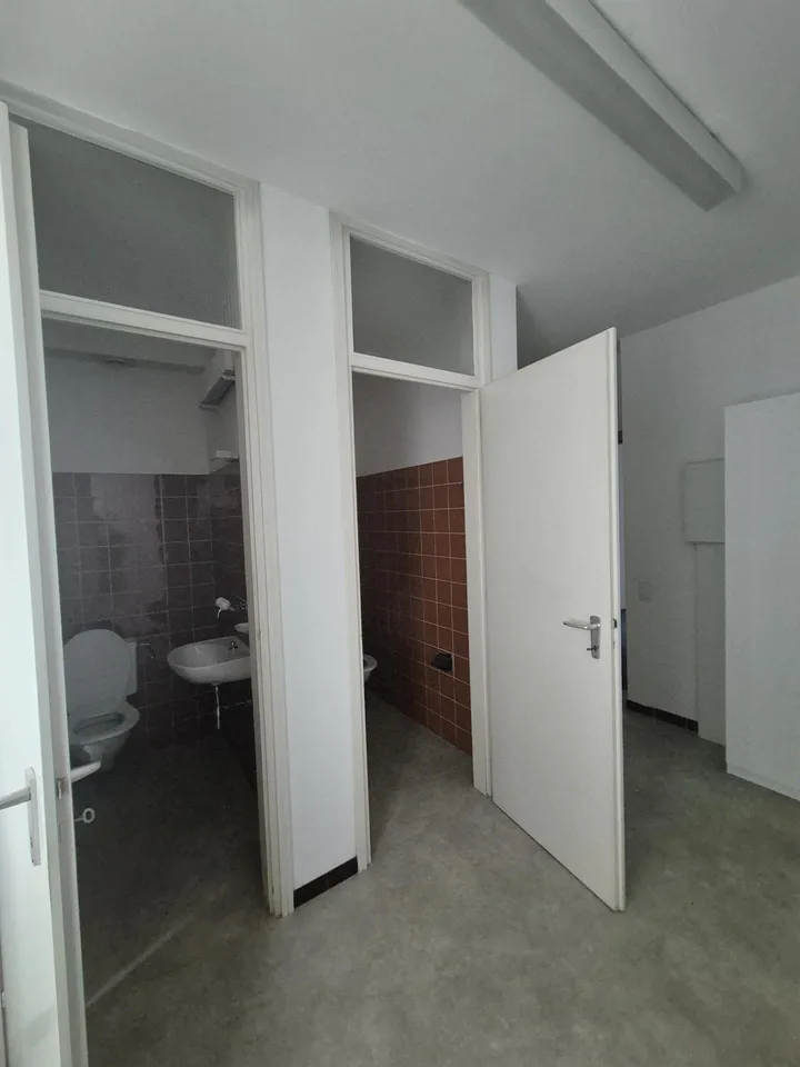 Ampio ufficio nel centro di Chiasso – Foto 23 von 24