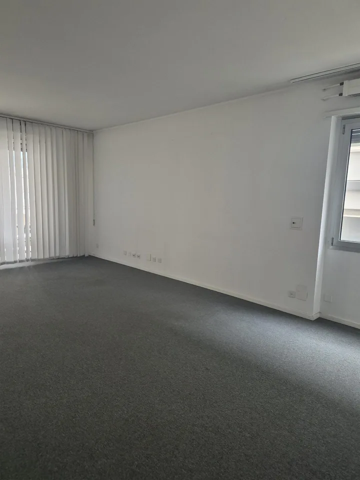 Ampio ufficio nel centro di Chiasso – Foto 10 von 24