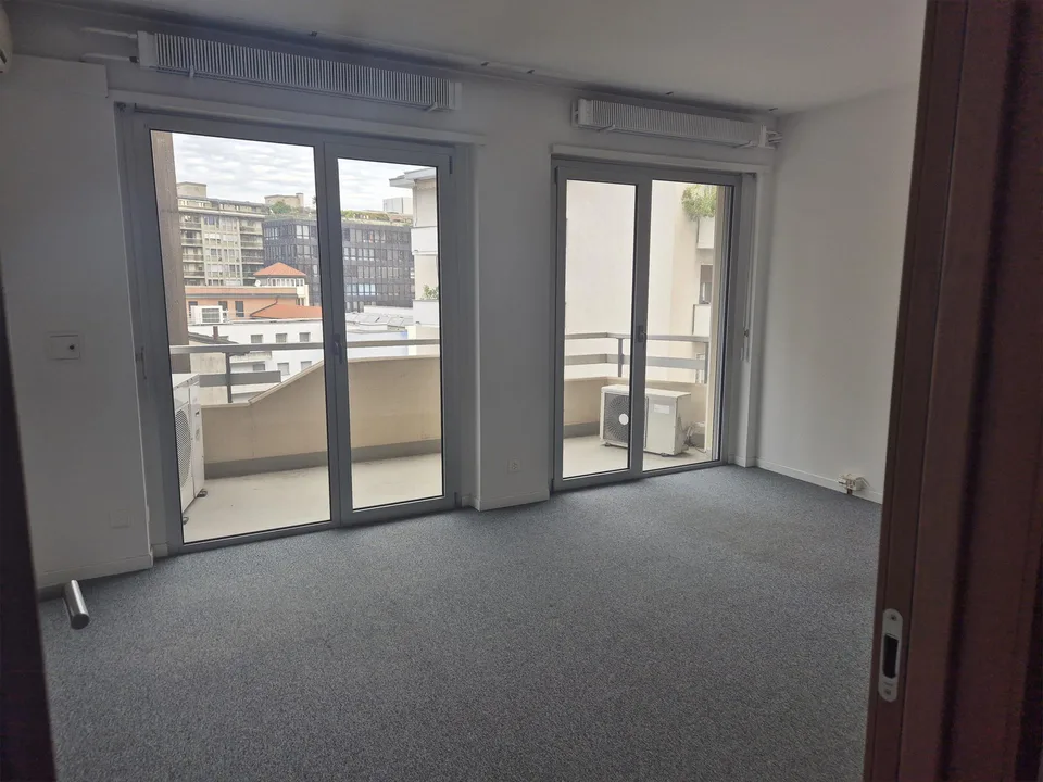 Ampio ufficio nel centro di Chiasso – Foto 14 von 24