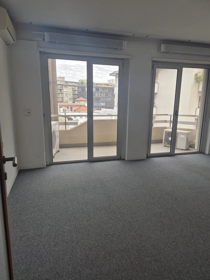 Ampio ufficio nel centro di Chiasso – Foto 13 von 24