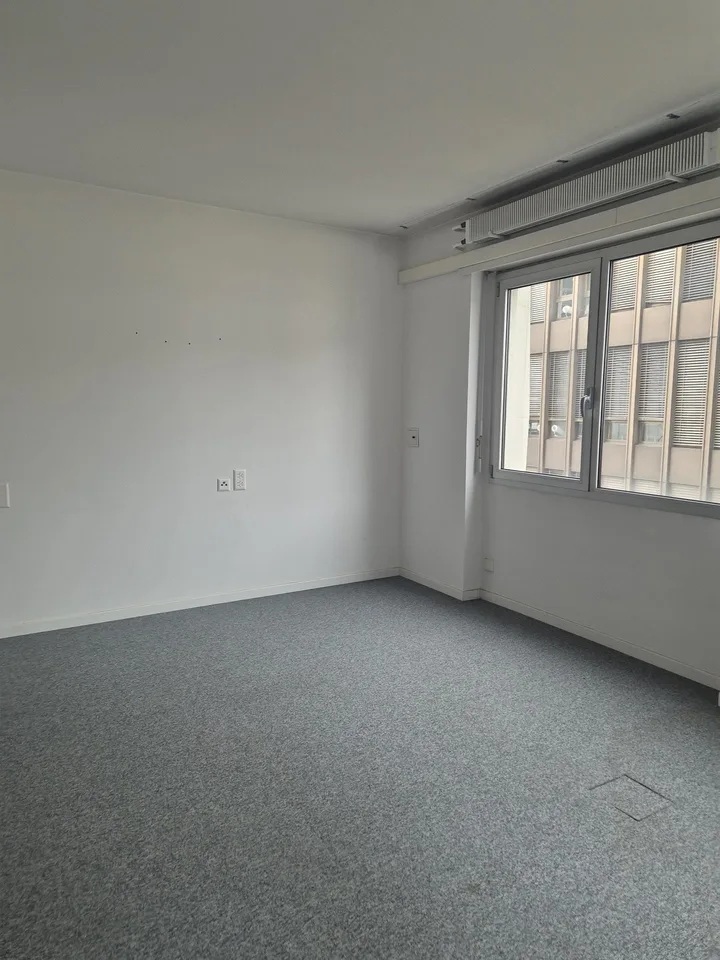 Ampio ufficio nel centro di Chiasso – Foto 17 von 24