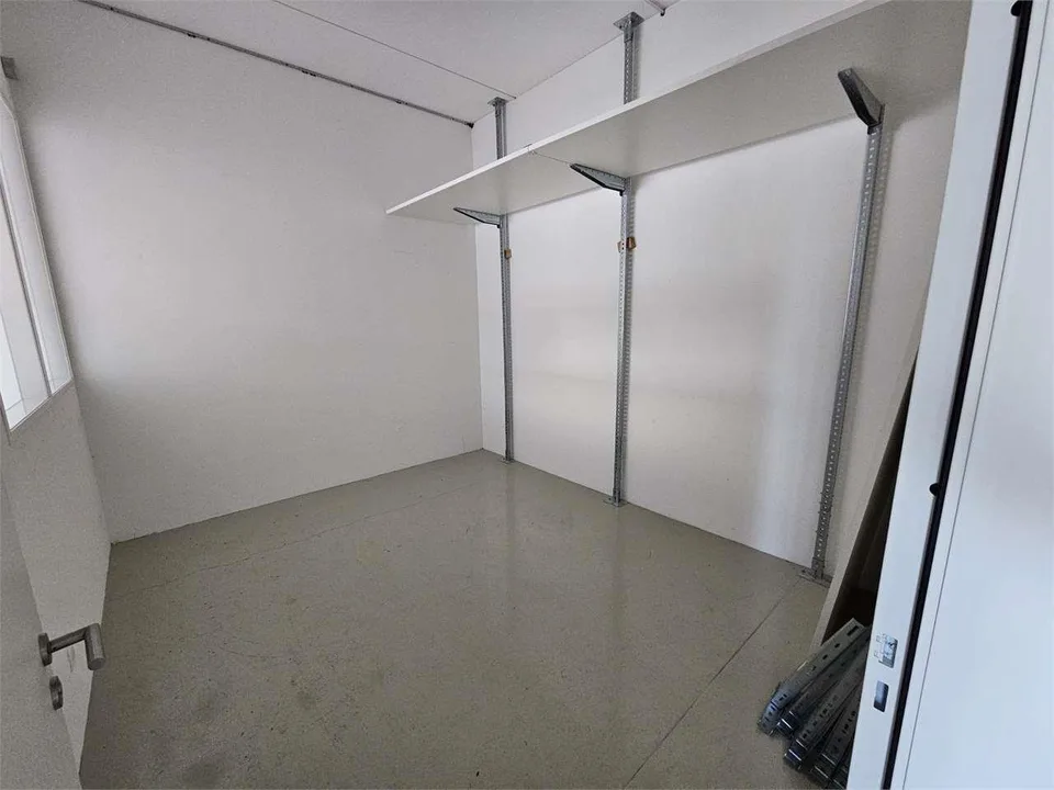 Sant'Antonino, affittiamo ufficio 250 mq + magazzini adiacenti – foto 12 di 13