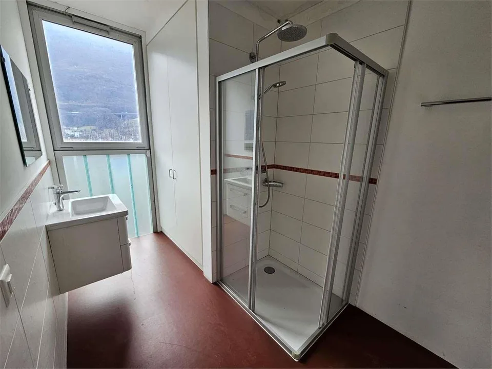 Sant'Antonino, affittiamo ufficio 250 mq + magazzini adiacenti – foto 9 di 13
