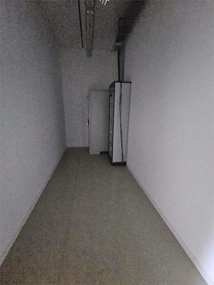 Sant'Antonino, affittiamo ufficio 250 mq + magazzini adiacenti – foto 13 di 13