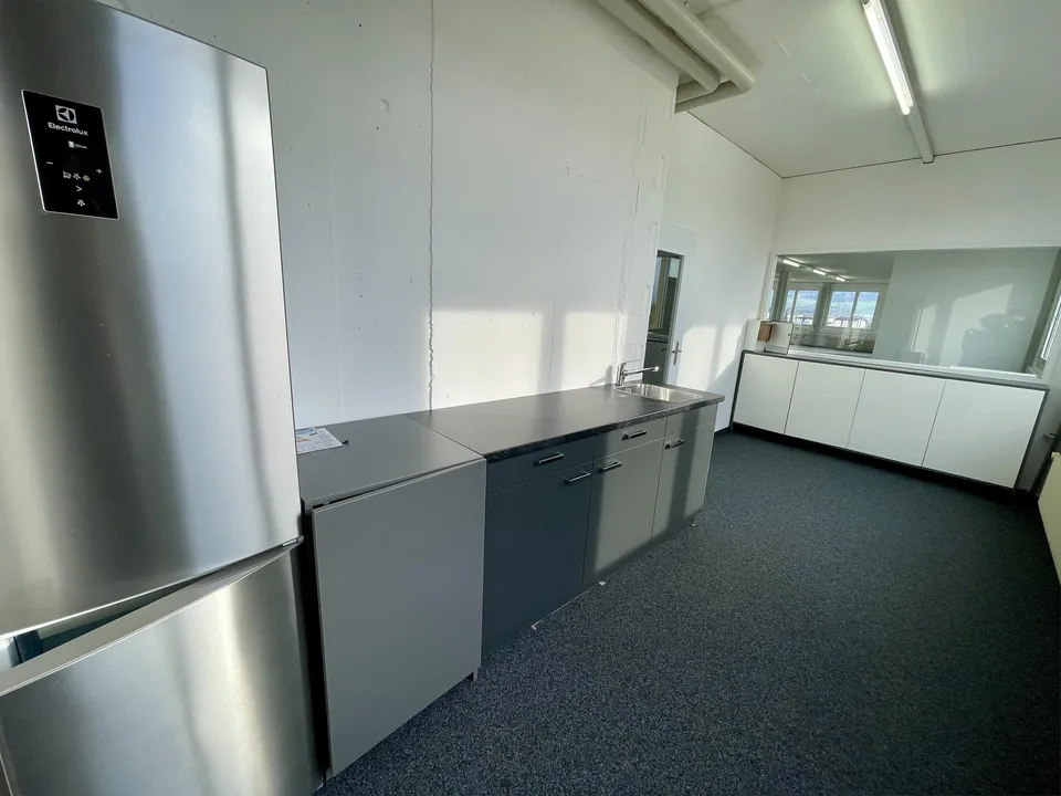 Attraktive Gewerbefläche in Hünenberg – Modernisiert und Bezugsbereit – Foto 11 von 13