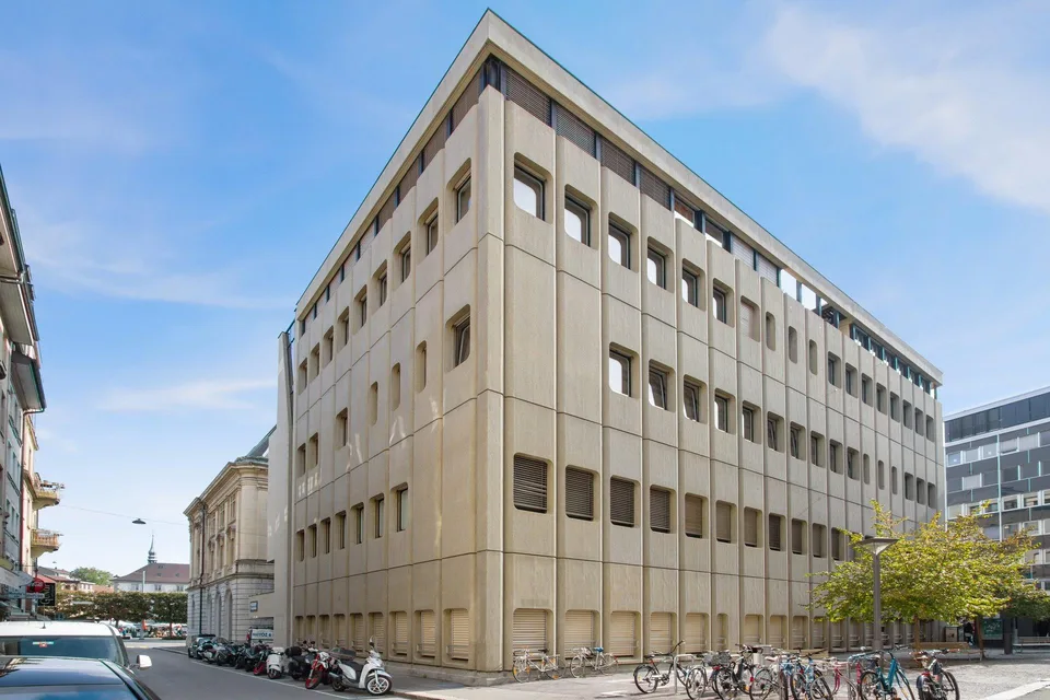 Surface commerciales et administratives au centre-ville