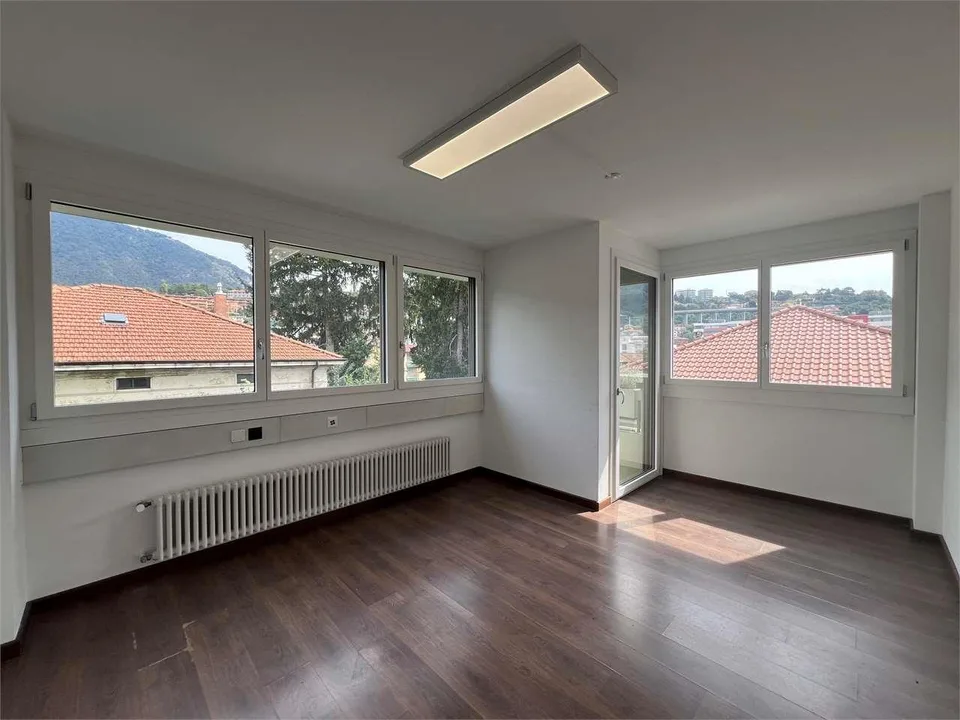 Rif. 2539 chiasso ufficio moderno