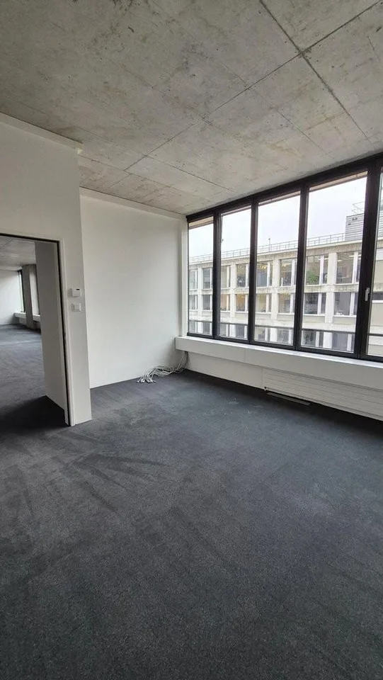 Bürofläche mit Anschluss **drei Monate Mietzinsfreie Zeit**