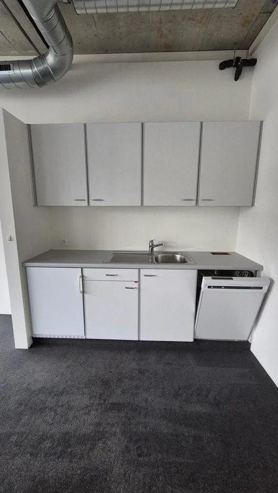 Bürofläche mit Anschluss **drei Monate Mietzinsfreie Zeit**