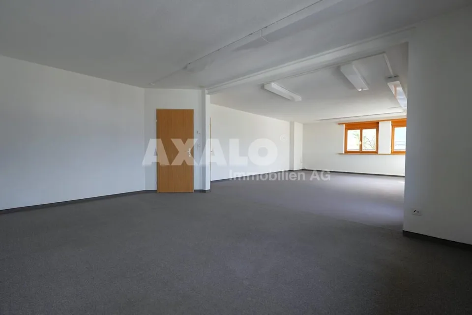 Helle Büro-/Praxisfläche direkt am Bahnhof in Sevelen