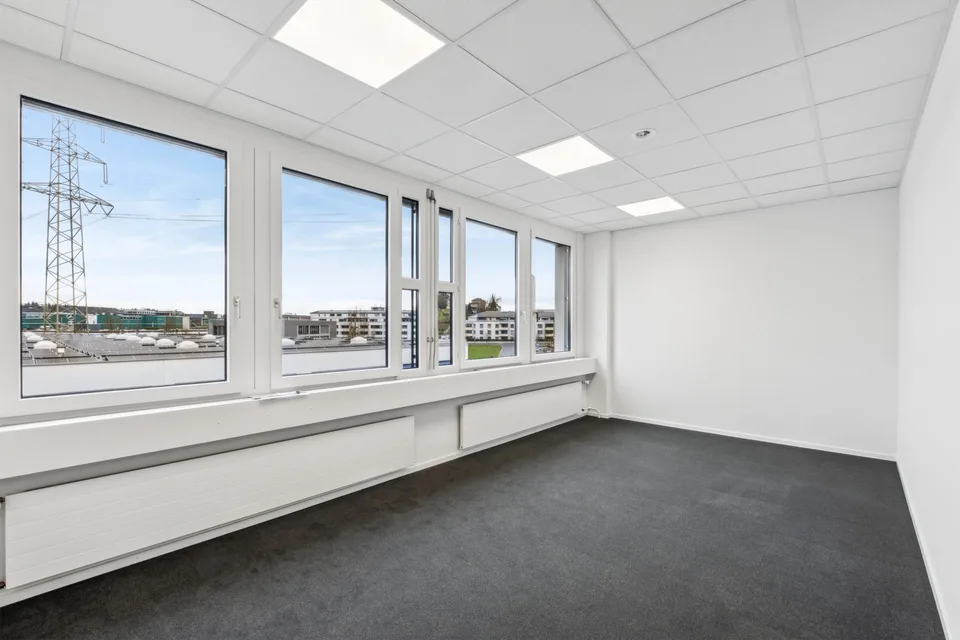 ATTRAKTIVES Büro mit neuem Innenausbau - Einziehen und loslegen