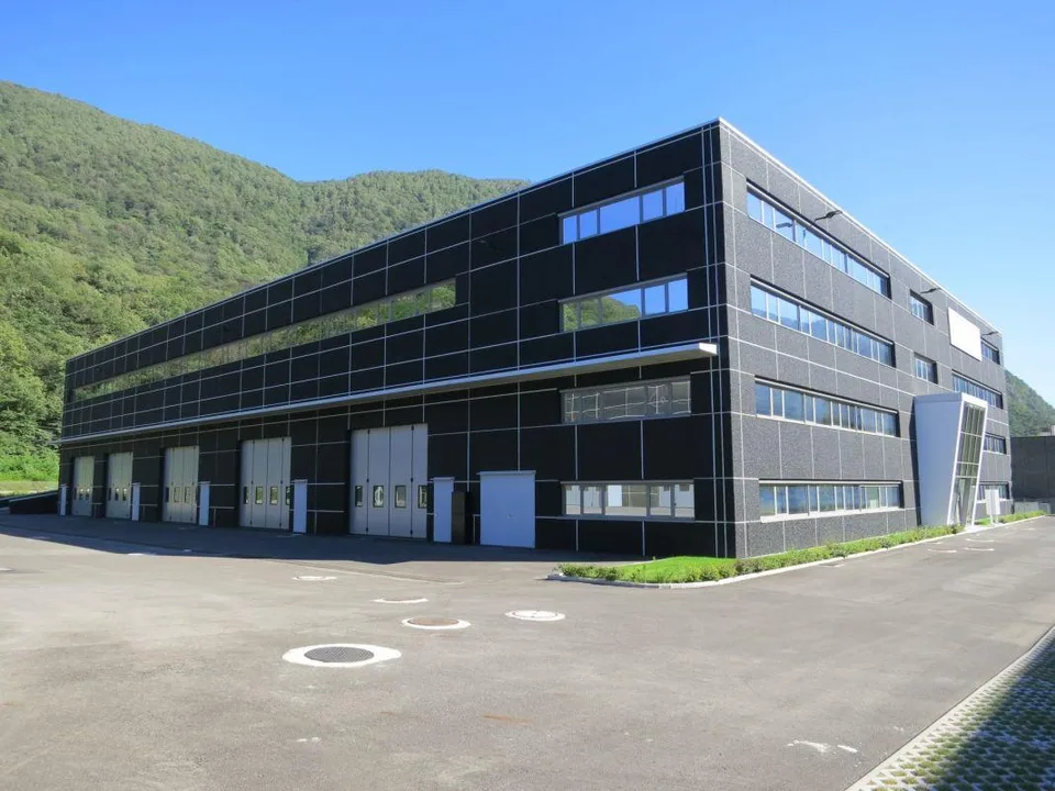 Superfici industriali da 600 a 1'600 mq frazionabili