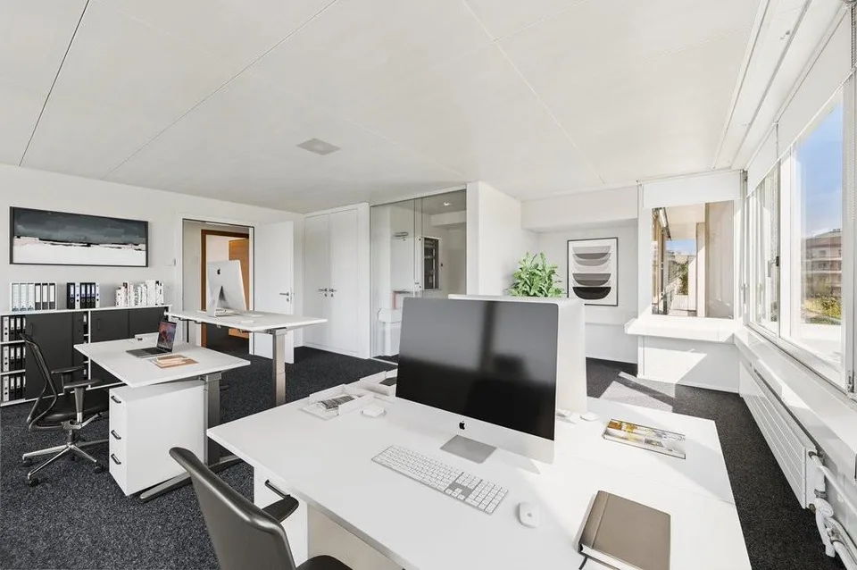 Bureaux idéalement situés au centre-ville de Renens