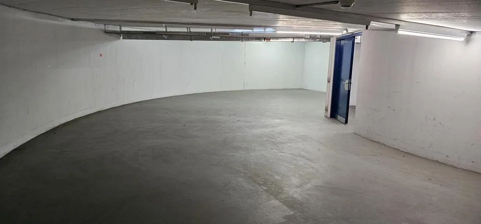 Dépôt proche du Flon – Foto 6 von 8