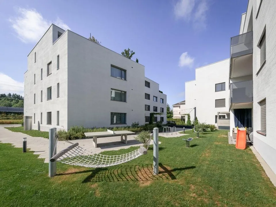 Motorrad Parkplatz in Einstellhalle