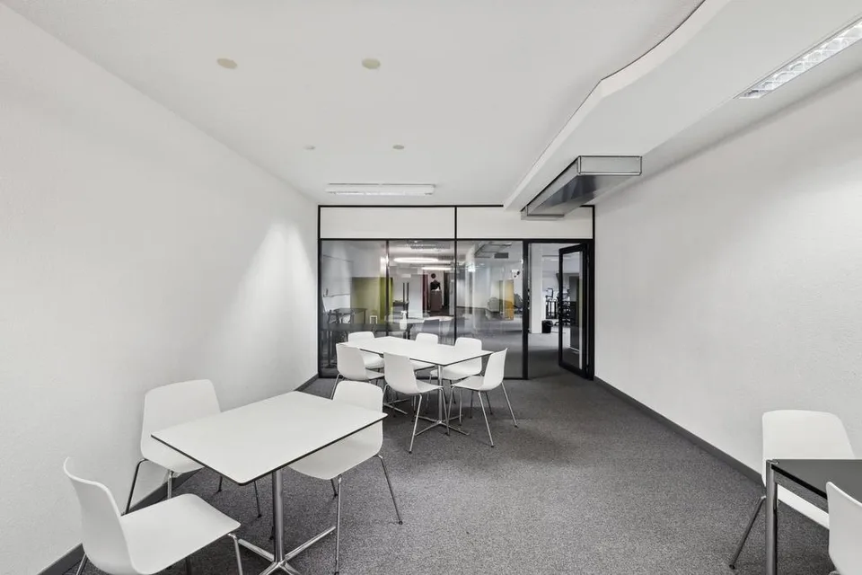 Surface de bureaux de 200 m2 environ au coeur du quartier des Bains – photo 6 sur 9