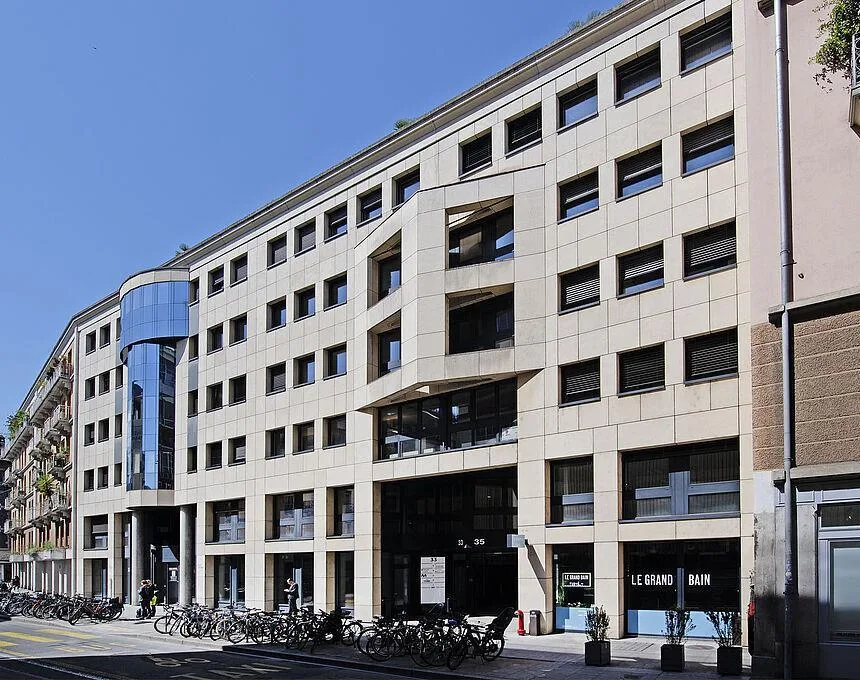 Surface de bureaux de 200 m2 environ au coeur du quartier des Bains