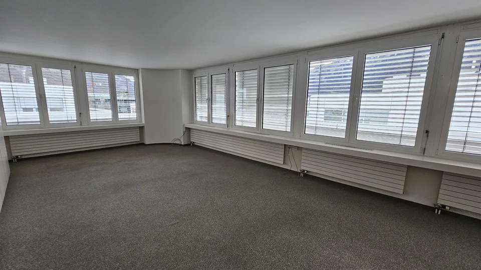329 m2 Büro- / Praxisfläche