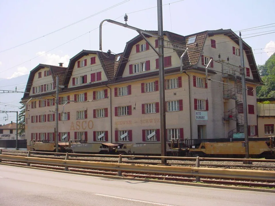Praktische Büroräumlichkeiten in Bahnhofsnähe Seewen – Foto 7 von 8