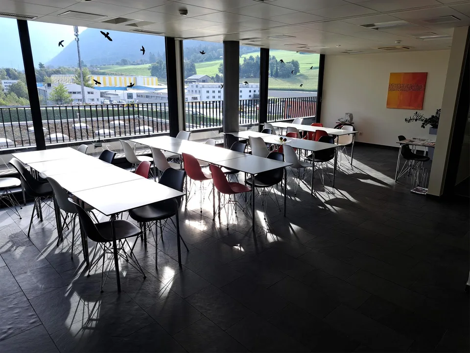 Moderne Büros gleich bei der Gebr. Kuoni Transport AG – Foto 8 von 8