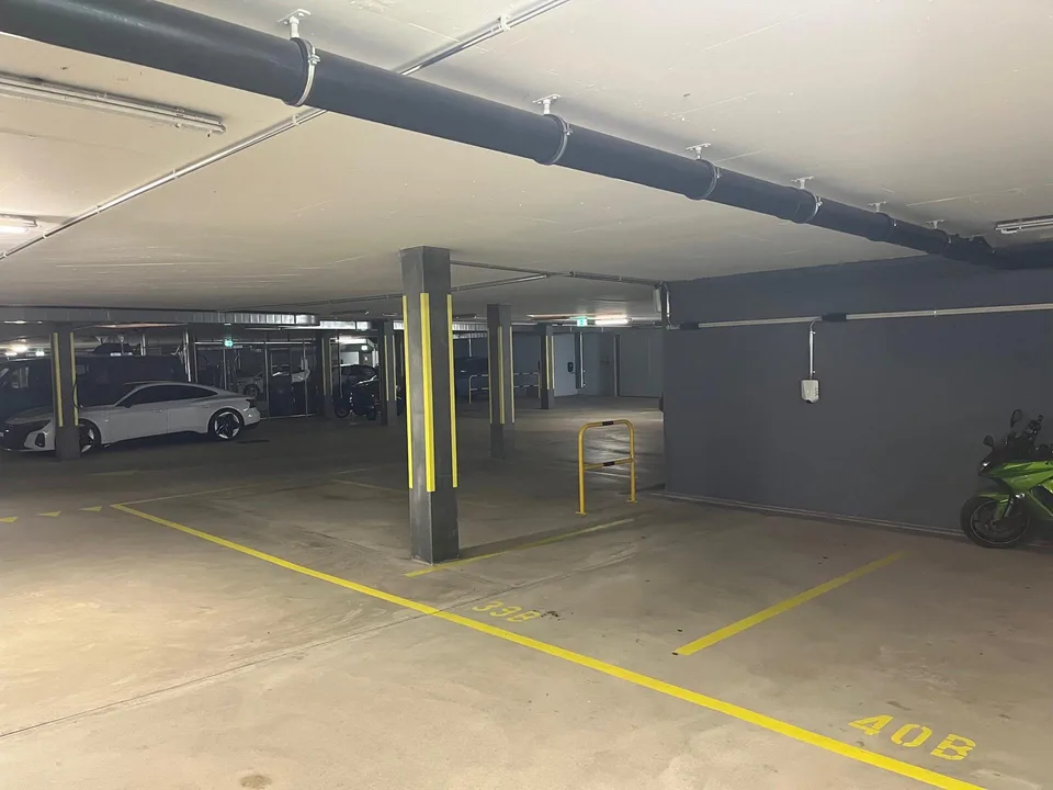 Einstellplatz in Tiefgarage, mit E-Ladestation