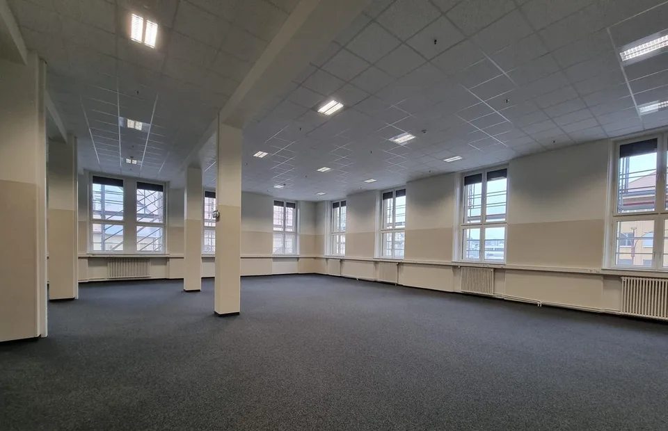 A louer surface de bureaux de 363 m2 avec coin cuisine