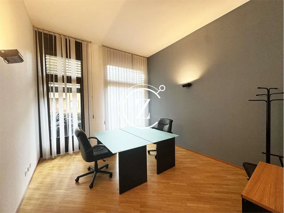 Ufficio con vetrina Lugano arredato utenze incluse