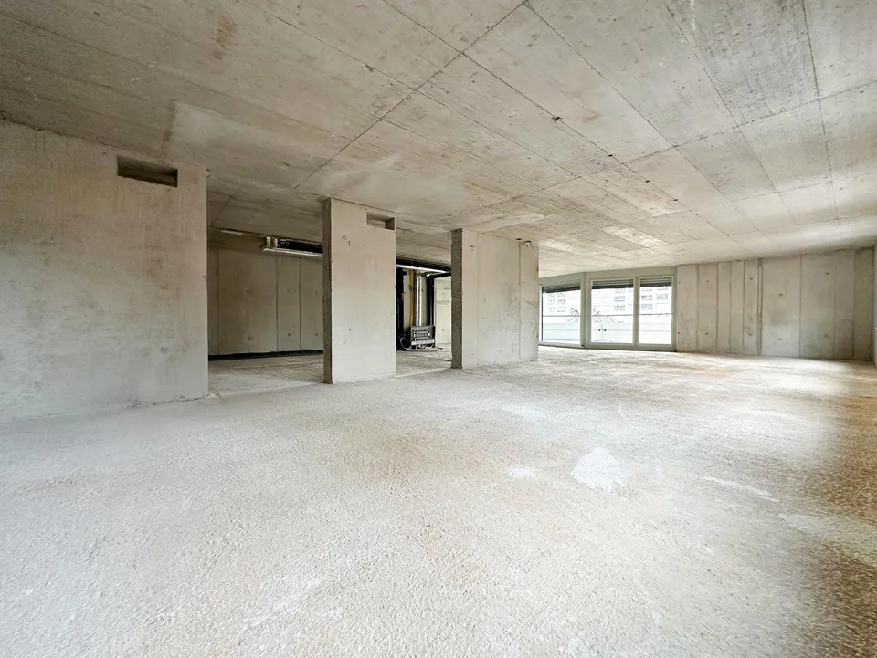 An der Esplanade: Bürofläche mit Balkon und Ausblick