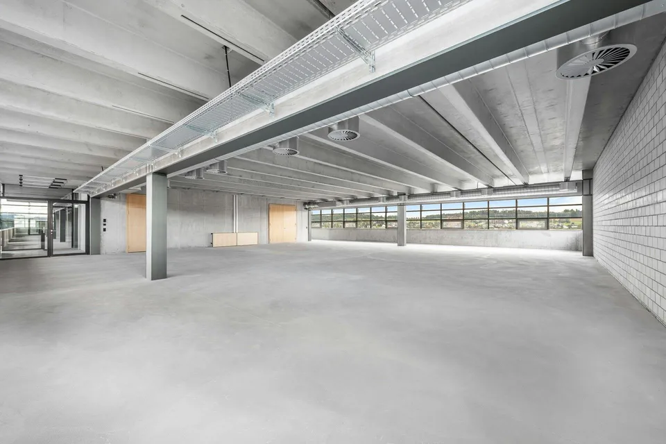 Arbeiten mit Weitblick: Büro-/Gewerbeflächen ab 134m² im Zwhatt-Pen...