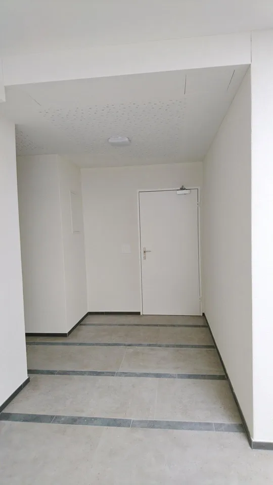 Helle Büro-/Ausstellungsfläche im 1. OG