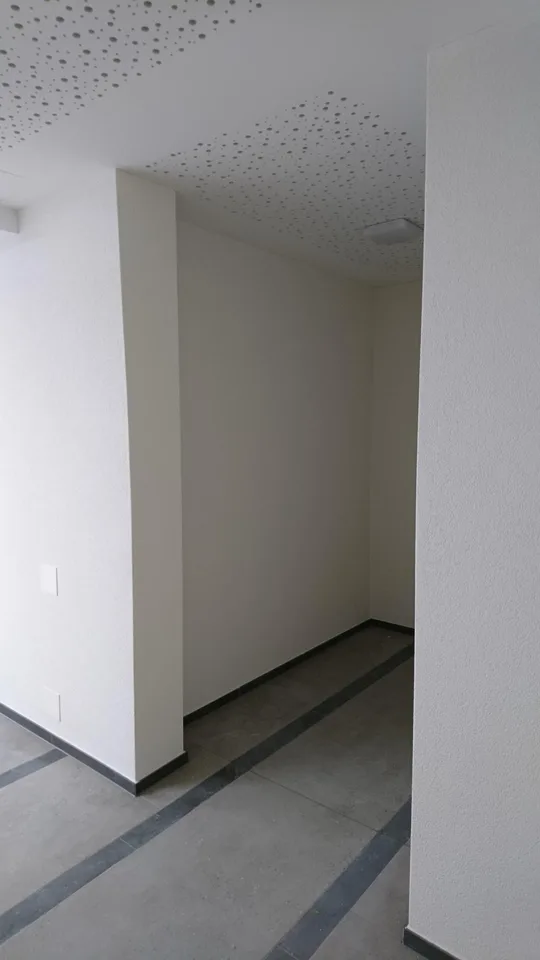 Helle Büro-/Ausstellungsfläche im 1. OG