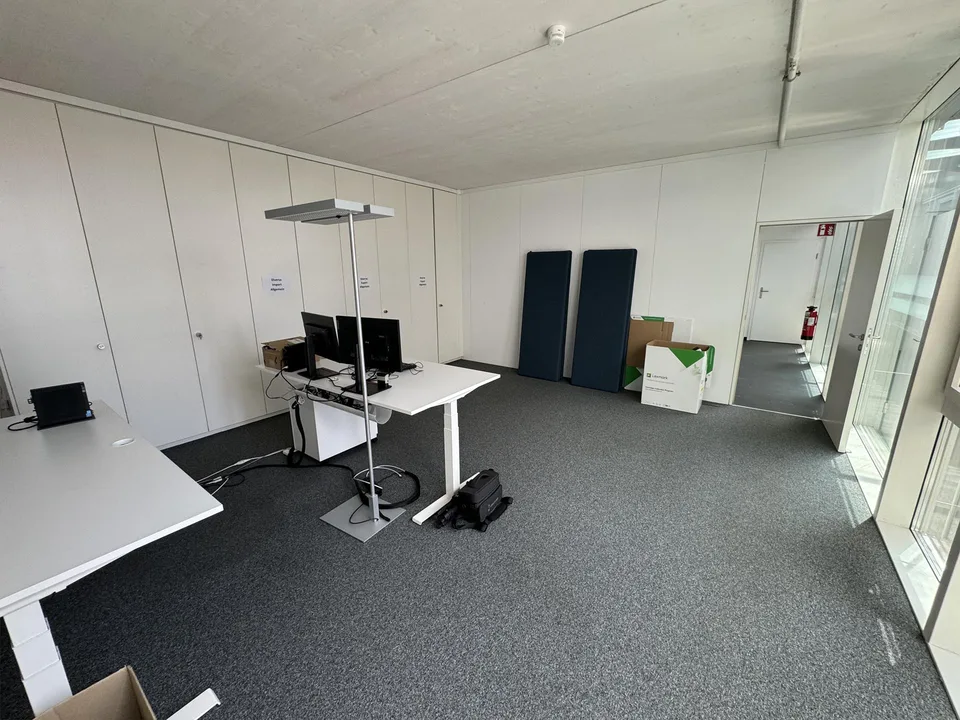 Zentrale Büro- und Gewerbefläche zu vermieten!