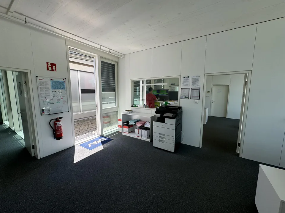 Zentrale Büro- und Gewerbefläche zu vermieten! – Foto 8 von 23