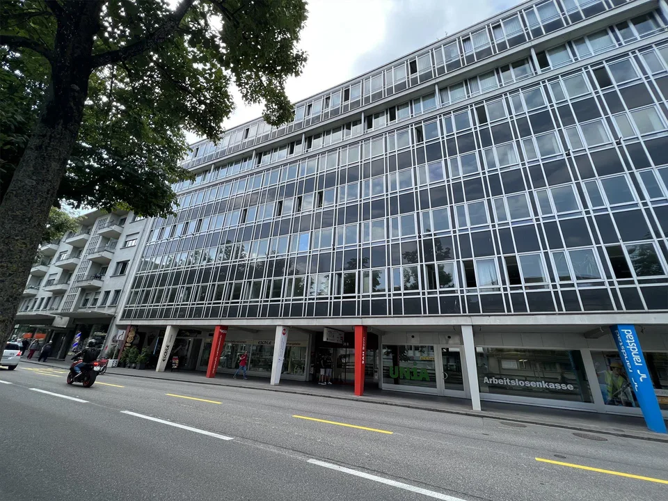 Zentrale Büro- und Gewerbefläche zu Vermieten!