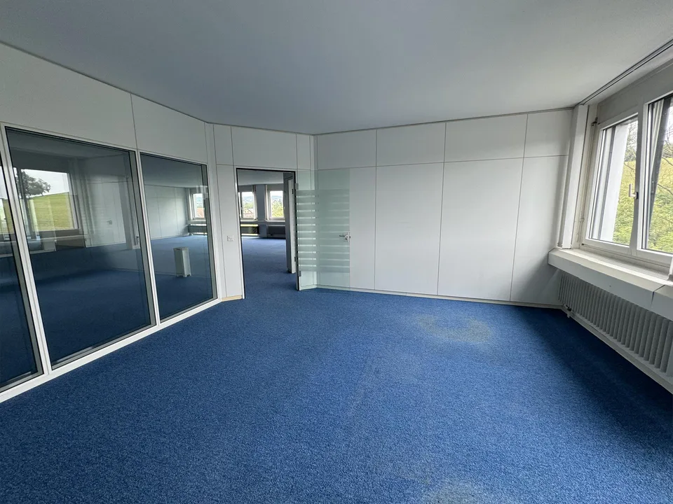 Günstige, helle und zentrale Bürofläche zu Vermieten!