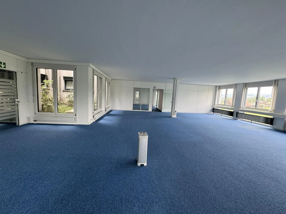 Günstige, helle und zentrale Bürofläche zu Vermieten!