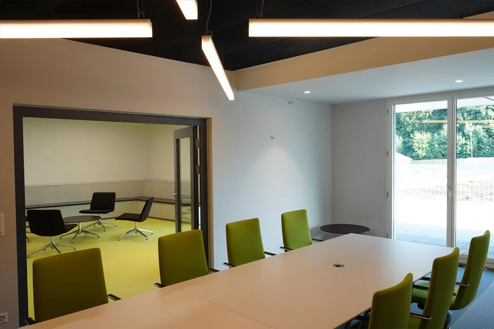 Mehr Raum für Ihre Ideen – Modernes Büro mit Weitblick