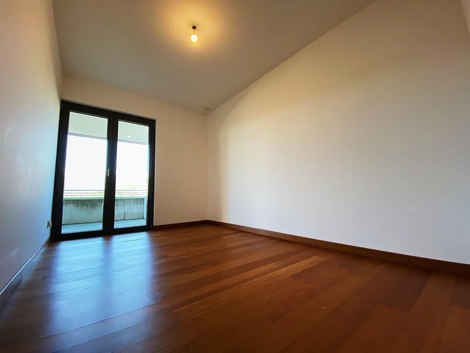 Affittasi 3.5 locali in residenza prestigiosa - Albonago