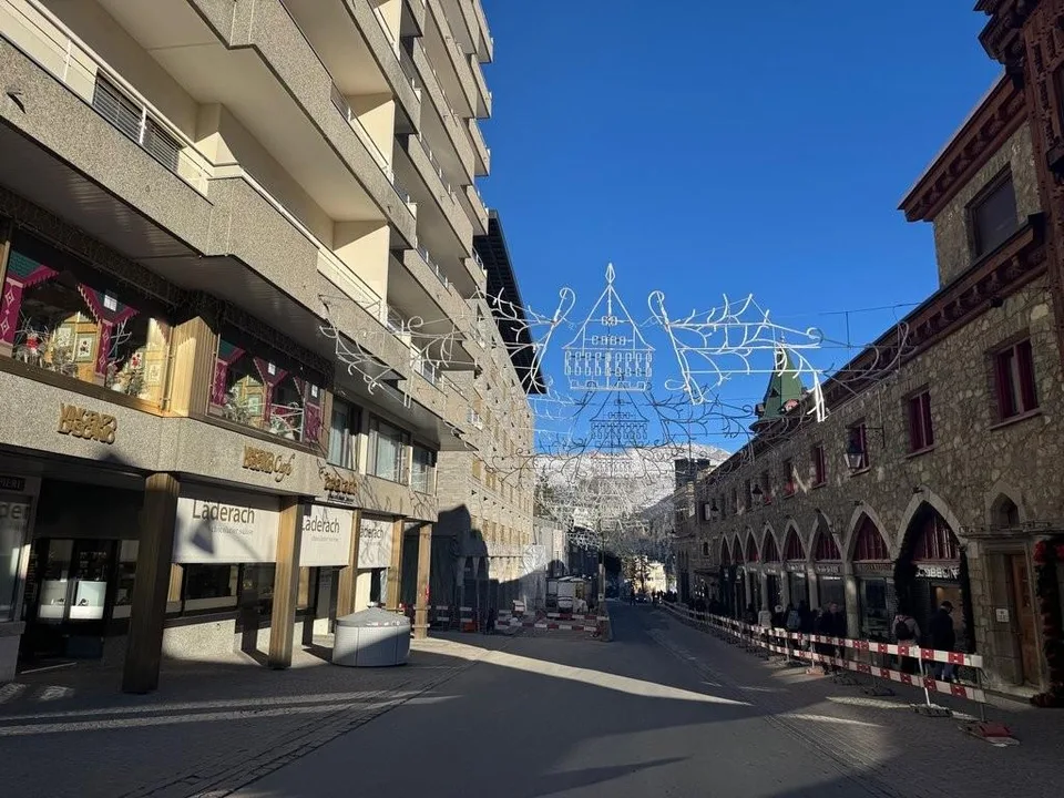 Exklusiver Tiefgaragenparkplatz im Herzen von St. Moritz zu vermieten!
