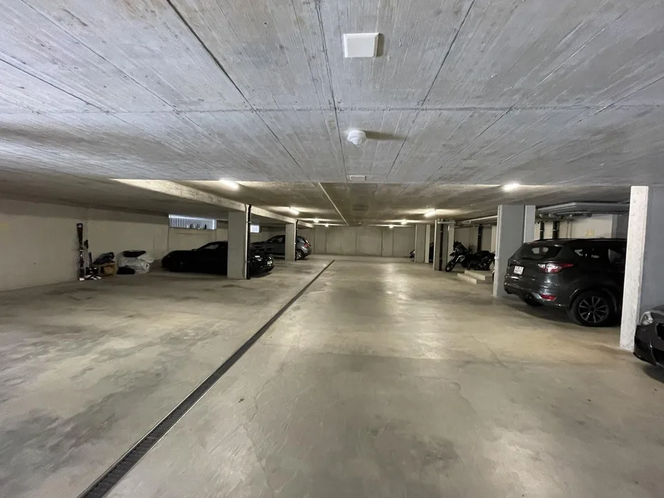 Motorradeinstellplatz zu vermieten